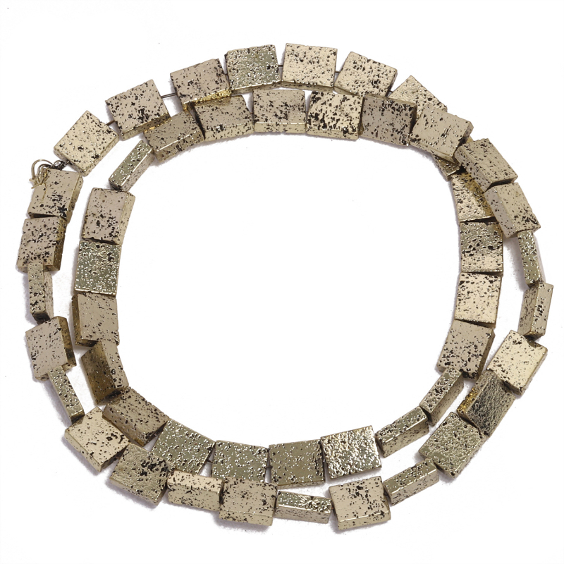 Négyzet alakú vulkáni kő gyöngyök elektroplatált felülettel, polírozott, karkötőhöz