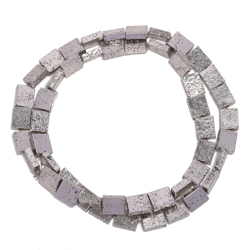 Négyzet alakú vulkáni kő gyöngyök elektroplatált felülettel, polírozott, karkötőhöz