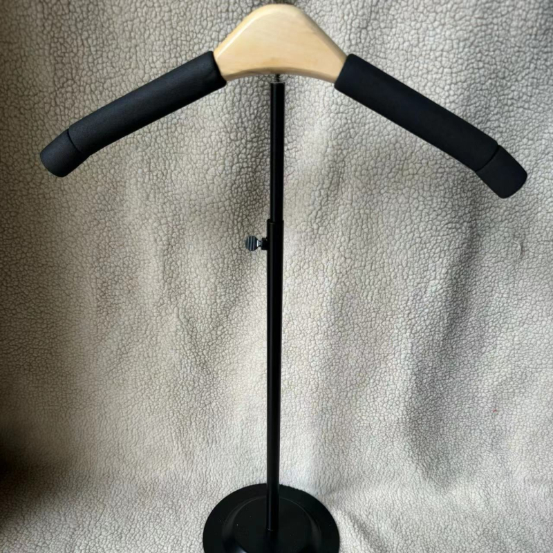 Teleskopický stojan na tričká pre obchod s odevmi — kovový stojan s T-tvarom pre dospelých a deti