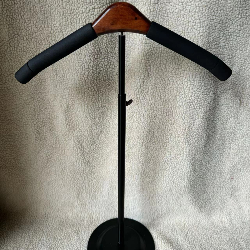 Teleskopický stojan na tričká pre obchod s odevmi — kovový stojan s T-tvarom pre dospelých a deti