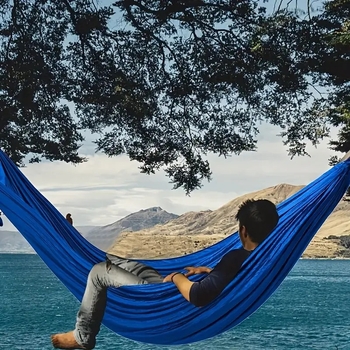 Portatyvinis ultralakus poliesterio hamakas suaugusiems, 200 kg apkrova, 330 g svoris, be laikiklio