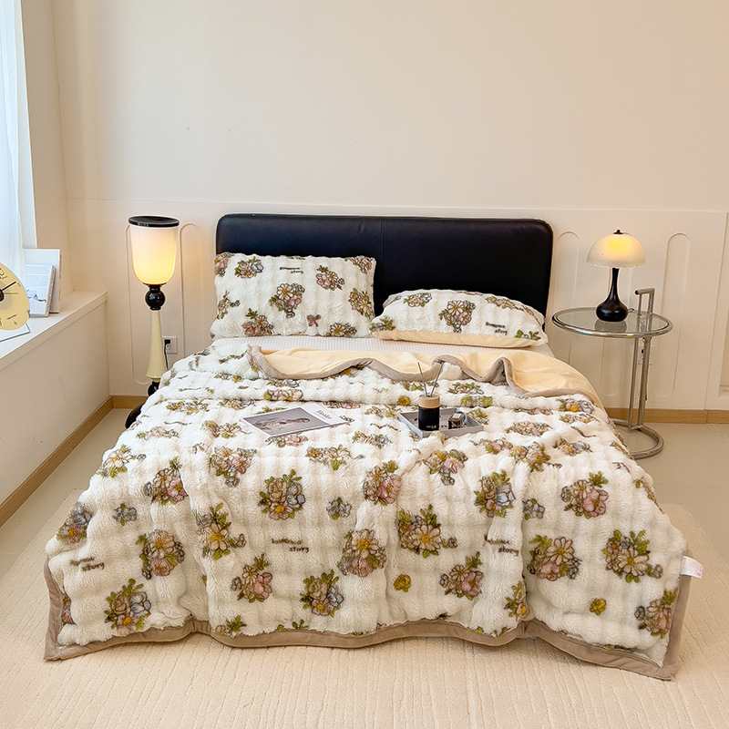 Заешко плюшено одеяло с карикатурен принт, 2000 g, подходящо за всички сезони