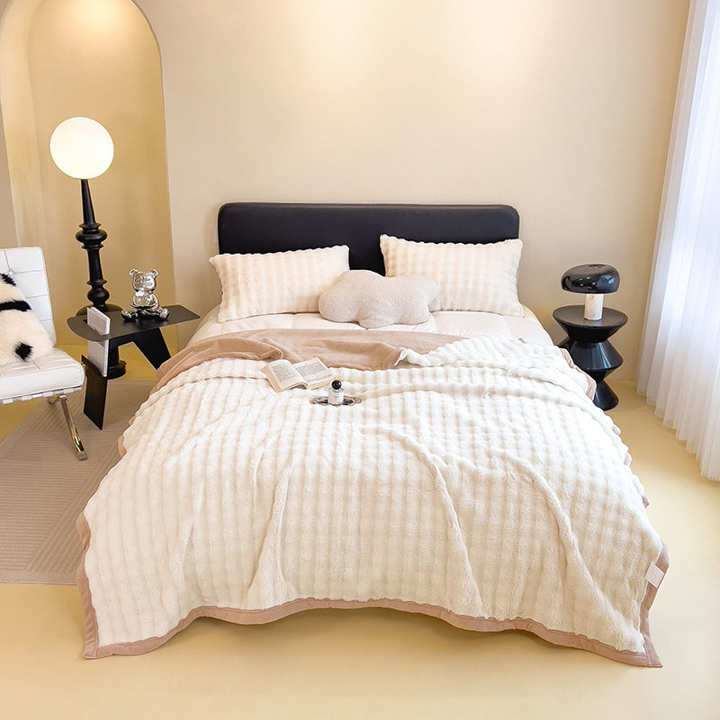 Заешко плюшено одеяло с карикатурен принт, 2000 g, подходящо за всички сезони