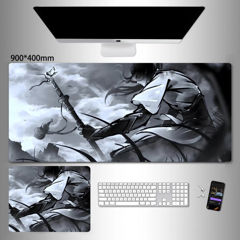 Liels spēļu peles paliktnis ar anime seriāla motīvu un tintes mazgāšanas seno stilā; dabiskā gumija, pretslīdēšana, vienpusējs.