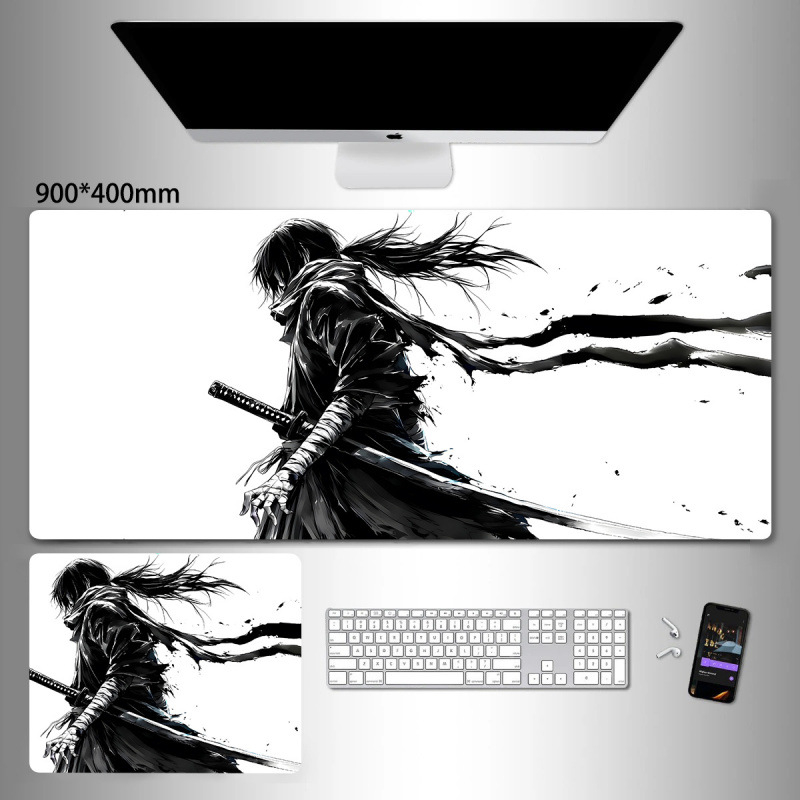 Liels spēļu peles paliktnis ar anime seriāla motīvu un tintes mazgāšanas seno stilā; dabiskā gumija, pretslīdēšana, vienpusējs.