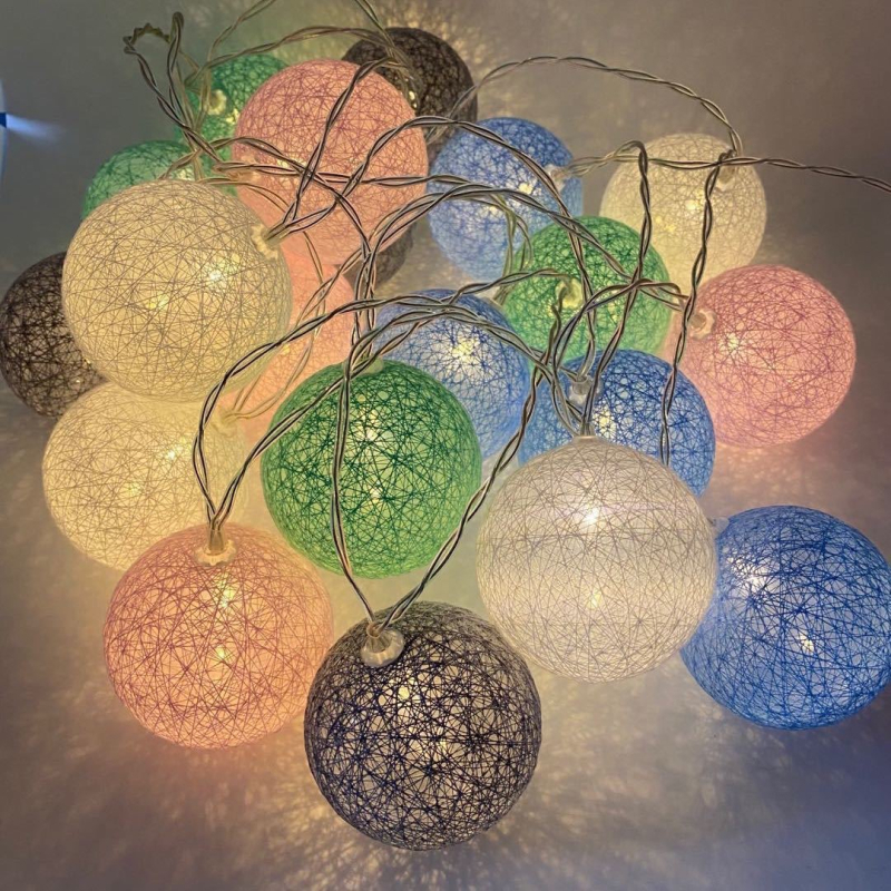 Vienam žmogui skirta sulankstoma stovyklavimo palapinė, trikampio formos; vienos sluoksnio konstrukcija; vidinis audinys ir grindų audinys iš medvilnės ir lino