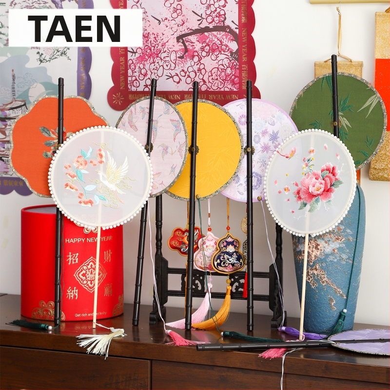 Hiina antiikstiilis käsi-ventilaator, pikk käepide ja tuši, materjal: kangas, kaubamärk: Tane, üks pakend