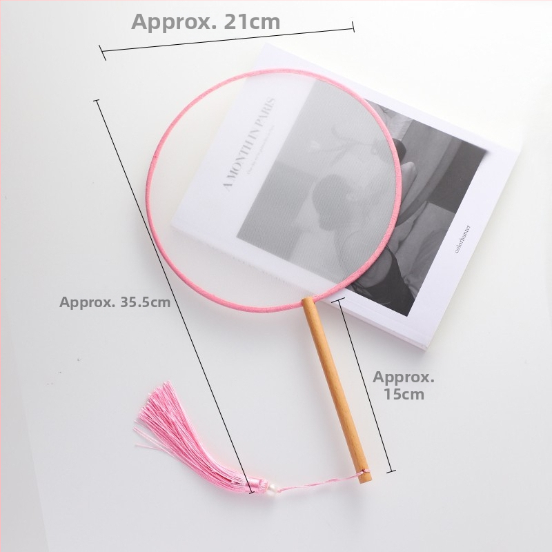 Ķīnas antīkā stila roku vents ar garu rokturi un pušķi, materiāls: audums, zīmols Tane, atsevišķa iepakošana