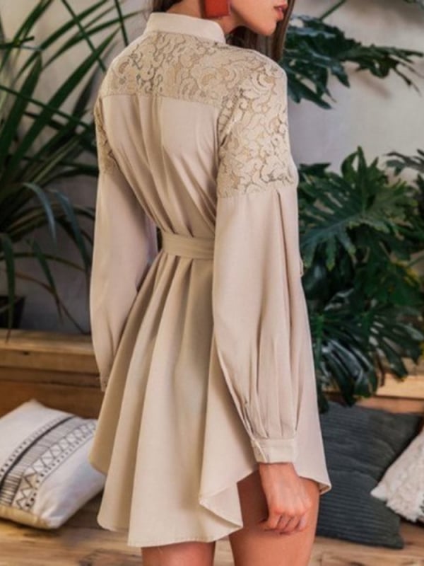 Patchwork csipke ruha négyzet alakú gallérral, hosszú ujjú, A-vonalú, midi hossz