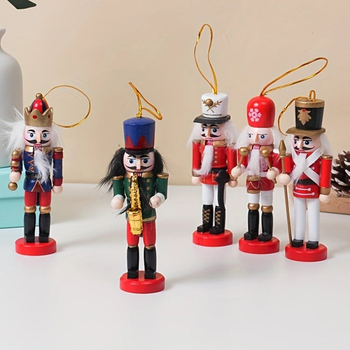 Коледни висулки Nutcracker, дървени, стил карикатура и модерно изкуство, от Sincere crafts
