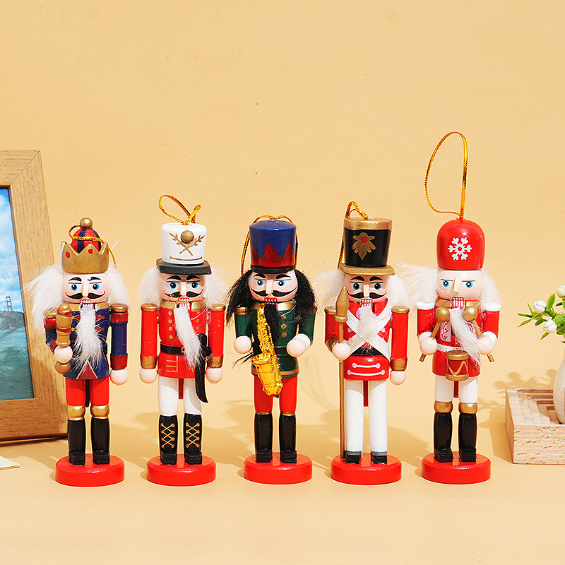 Коледни висулки Nutcracker, дървени, стил карикатура и модерно изкуство, от Sincere crafts