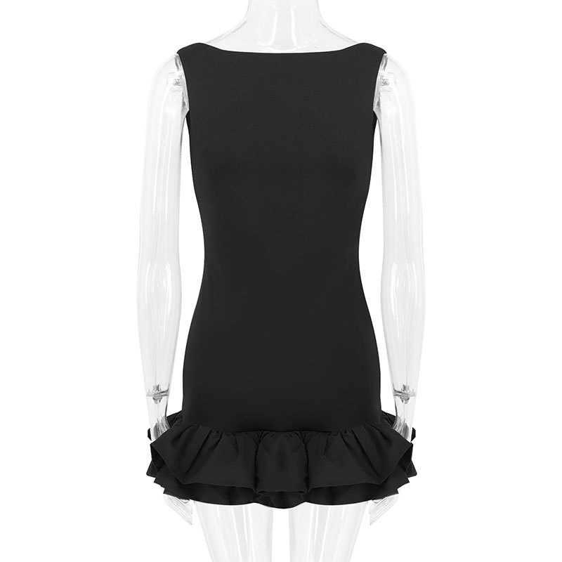 Ruha: ujj nélküli, hátnélküli, magas derekú, kerek nyakú, poliészter-spandex keverék