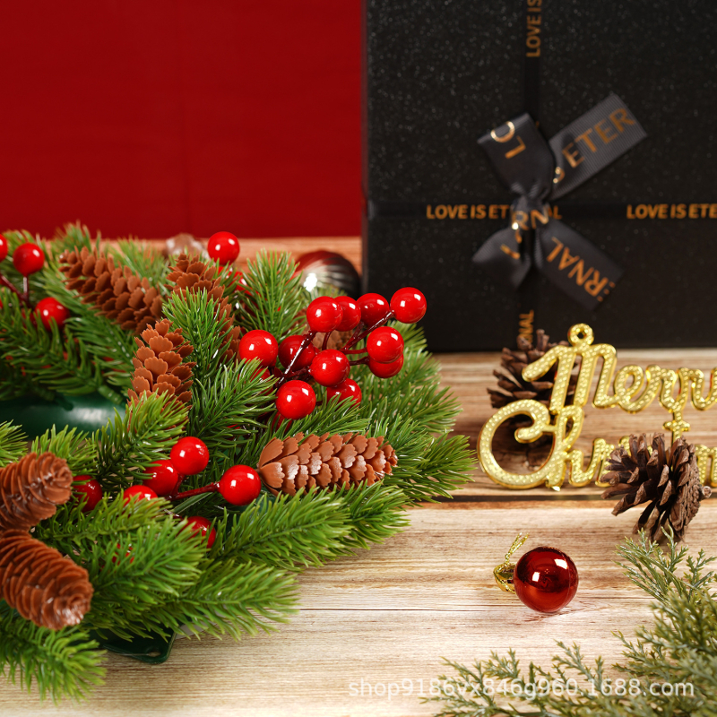 Vianočný veniec, moderný a minimalistický štýl, ručne vyrobený, materiál PE + PVC