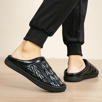 Pánske pohodlné papuče s hornou z mikrovláknovej kože, fleecová podšívka, gumová podrážka, nepremokavé a protišmykové