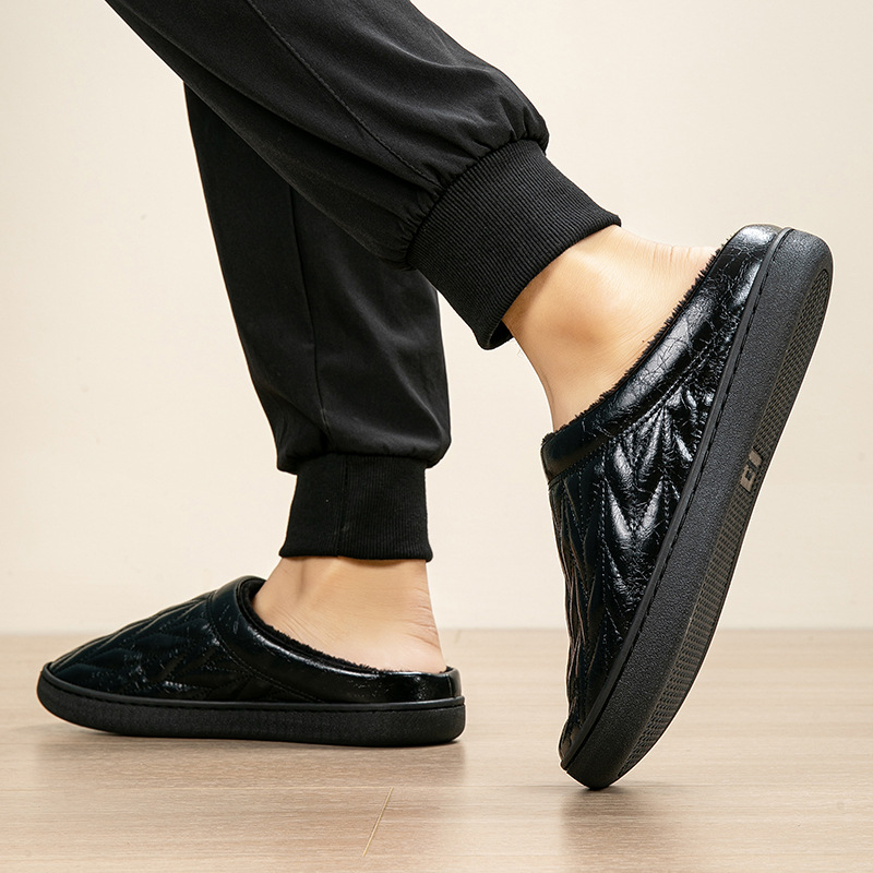 Pánske pohodlné papuče s hornou z mikrovláknovej kože, fleecová podšívka, gumová podrážka, nepremokavé a protišmykové