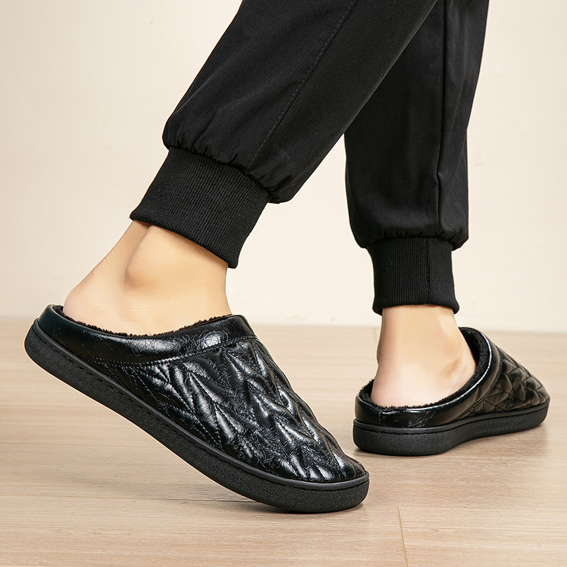 Pánske pohodlné papuče s hornou z mikrovláknovej kože, fleecová podšívka, gumová podrážka, nepremokavé a protišmykové