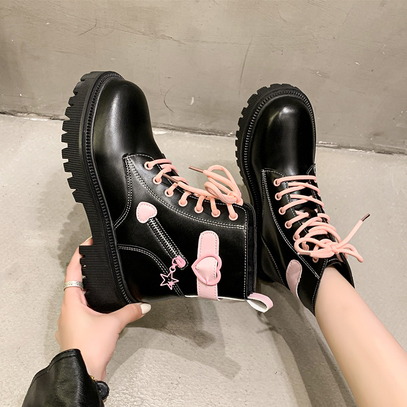 Női Martin csizmák masni díszítéssel, kerek orr, PU felsőrész, gumi talp, vastag sarok 3-5 cm