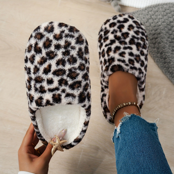 Мъжки чехли за вътрешна употреба, мека велурена горна част, противохлъзгаща подметка, без връзки