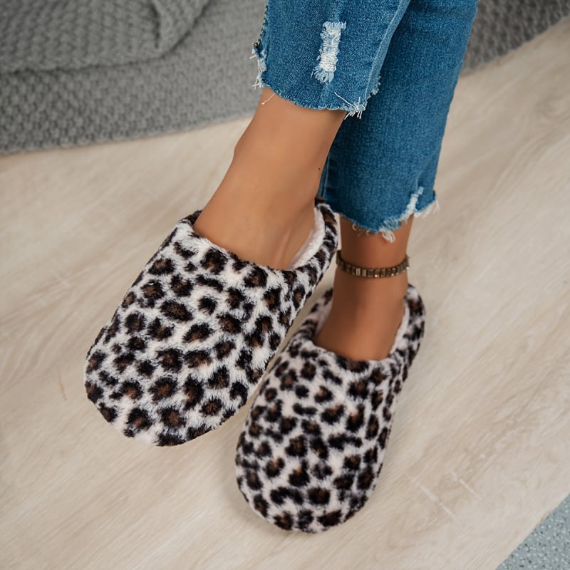 Мъжки чехли за вътрешна употреба, мека велурена горна част, противохлъзгаща подметка, без връзки