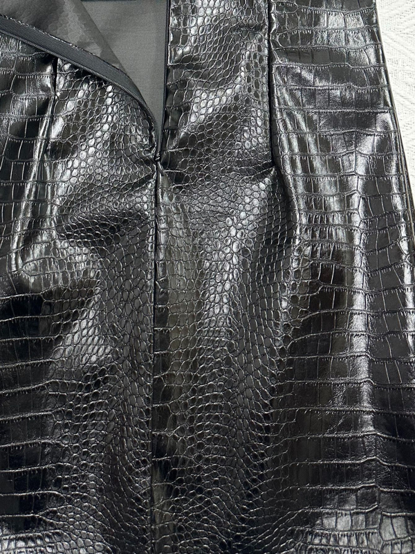 PU bőr krokodil mintázattal, ujjatlan, V-nyakú, bodysuit ruha rövid szoknyával, elegáns mindennapi stílus