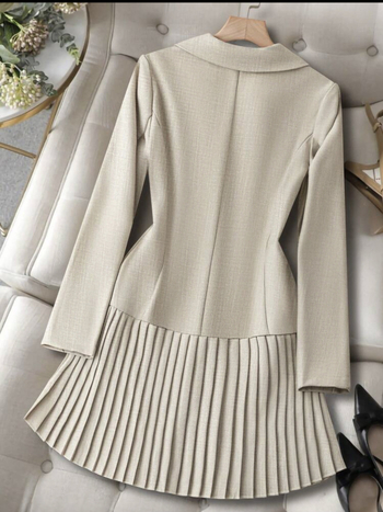 Дамски двойнобортен жакет с плисиран детайл, полиестер, стройна кройка, дълги ръкави, костюмна яка, есен 2025