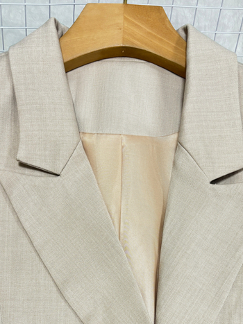 Дамски двойнобортен жакет с плисиран детайл, полиестер, стройна кройка, дълги ръкави, костюмна яка, есен 2025