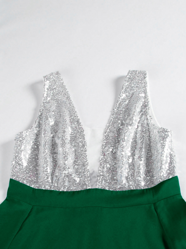 Vakarinė suknelė: gili V kaklo linija, be rankovių, A linija, ilgas sijonas; poliesterio 95%+; vasara 2025