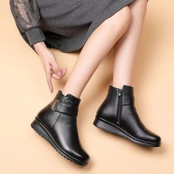 Női vastag béléses téli bakancs PU felsőrésszel, anti-slip gumírozott talppal, oldalsó cipzár, casual stílus