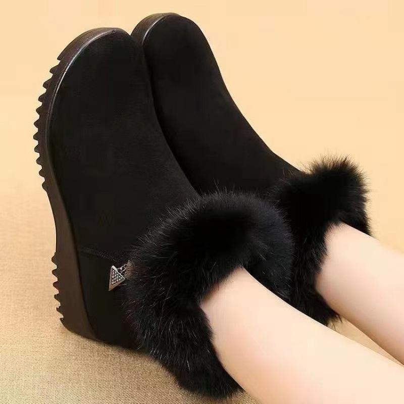 Női téli hócsizma - Felsőrész: velúr, Belső: flanel, Talp: gumi, Zárás: oldalsó cipzár, Középmagas felső