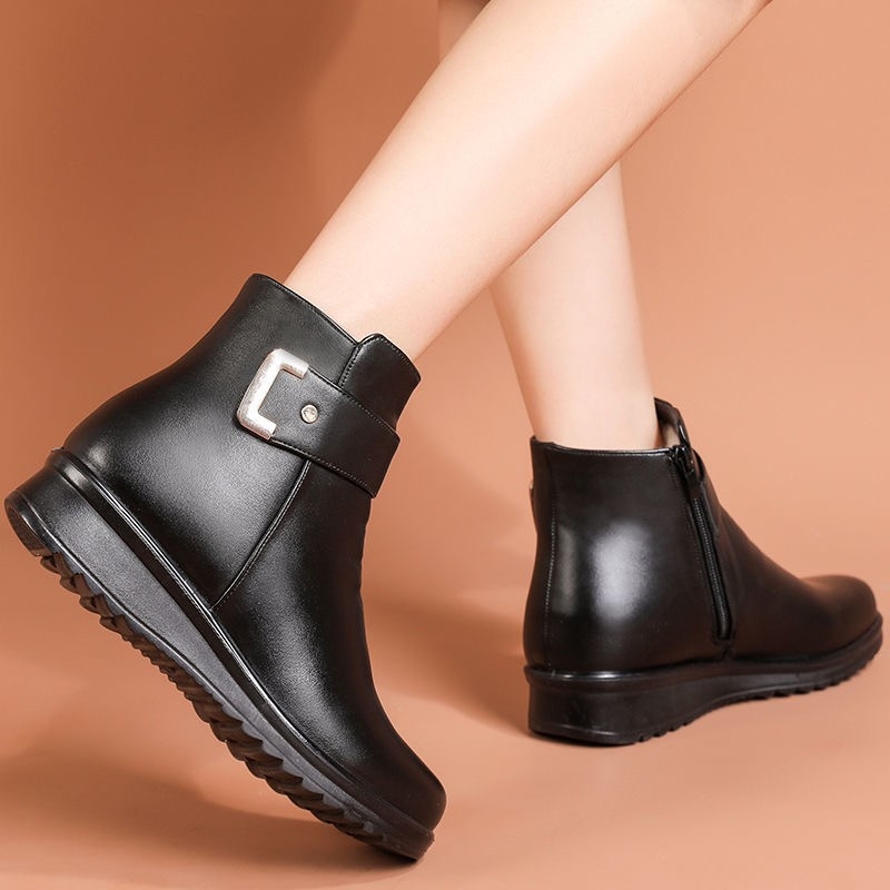 Martin női csizma (polár béléssel, melegen tart, PU felsőrésszel, gumitalppal, oldalsó cipzárral, alacsony szárral)