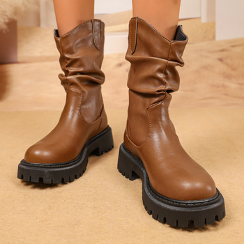 Női Martin csizma, kerek orrú, tömör középső talp 3–5 cm, PU felsőrész, gumírozott talp, slip-on