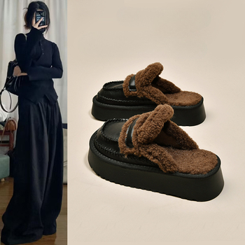 Platformos női papucs fleece-bélés, mikrofibra felső, bőr belső, gumitalp, téli 2024