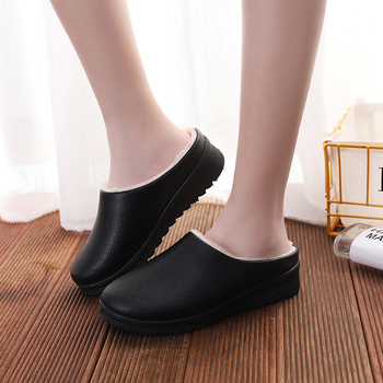 Női pamut papucs műszőrme bélésével, PU felsőrész, PVC talp, alacsony sarok 1–3 cm, kerek orr, slip-on