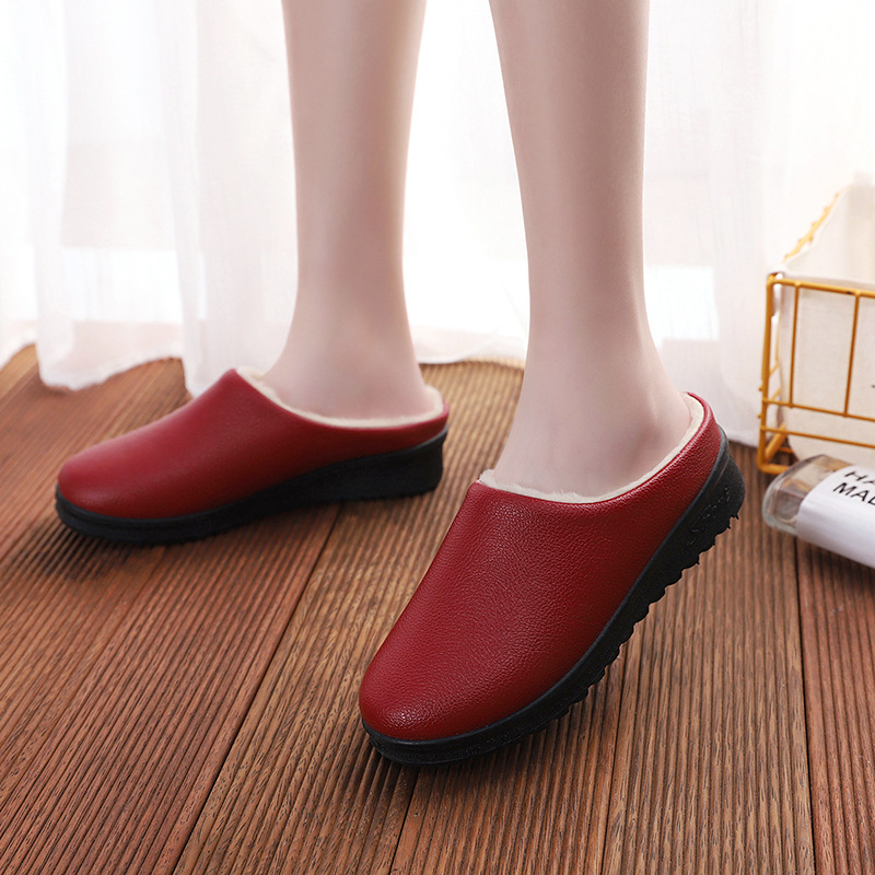 Női pamut papucs műszőrme bélésével, PU felsőrész, PVC talp, alacsony sarok 1–3 cm, kerek orr, slip-on