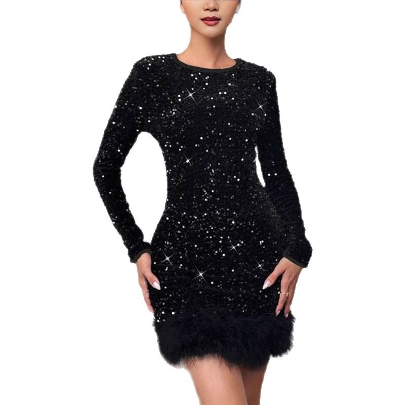 Kötött anyagú ruha gyöngyökkel díszített, kerek nyakú, szűk fazonú, hosszú ujjú