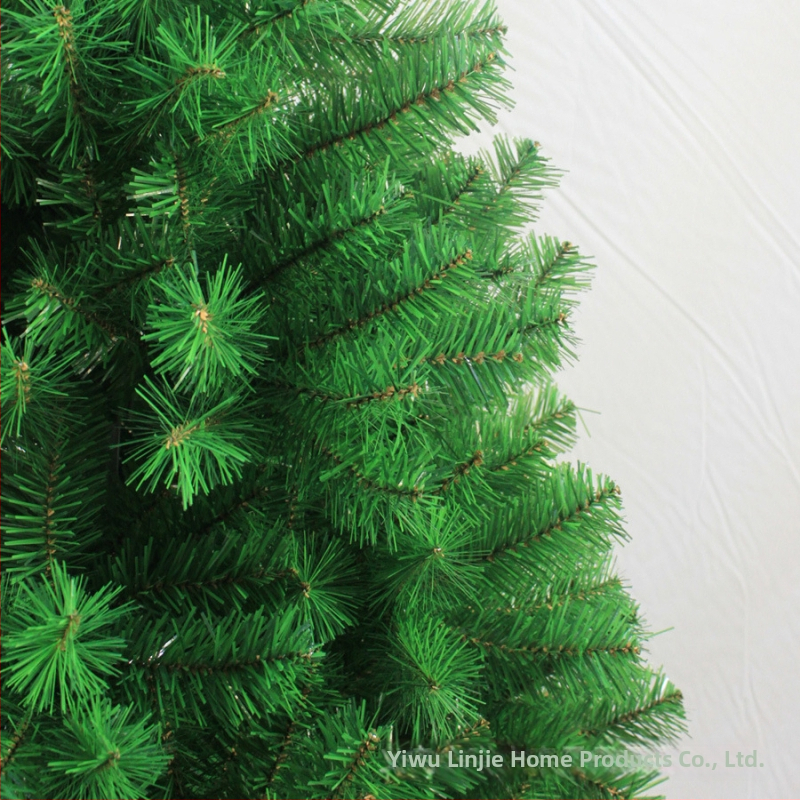 Lin Jie Ziemassvētku eglīte (materiāls: videi draudzīgs PVC, dzelzs stieple, polipropilēna stieple; kategorija: Ziemassvētku eglīte; pielietojums: tirdzniecības centri, māja, skola)