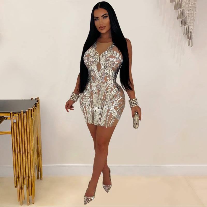 Poliészter ujjatlan ruha hímzéssel, kerek nyakú, magas derekú