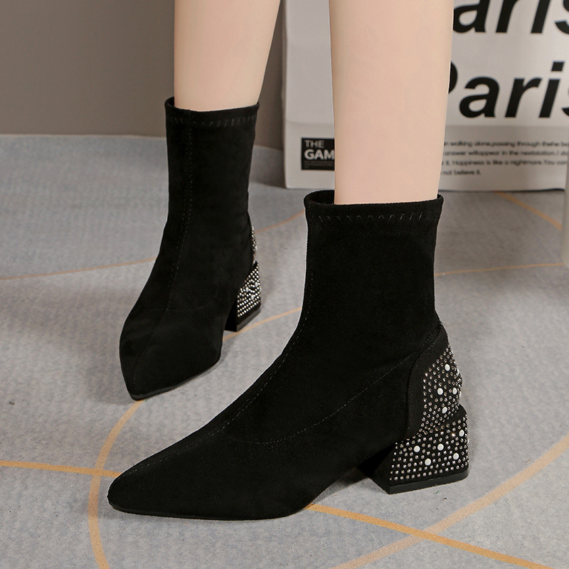 Női Slimming csizmák hegyes orral, vastag közepes sarkú, velúr felső rész, rövid szár, slip-on
