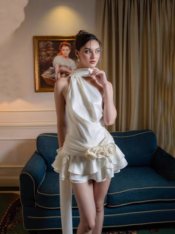 Ženska haljina s jednim ramenom i otvorenim leđima, saten, elastični poliester, bez rukava, niski struk