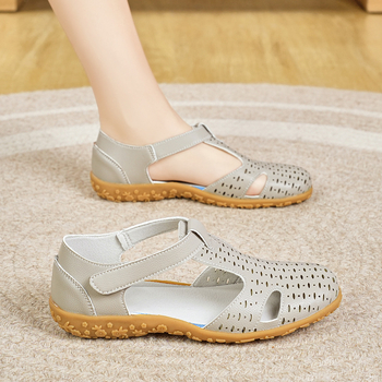 Sandalai su išpjovomis, dviejų sluoksnių odos viršus, TPR padas, Velcro užsegimas, apvalus pirštas