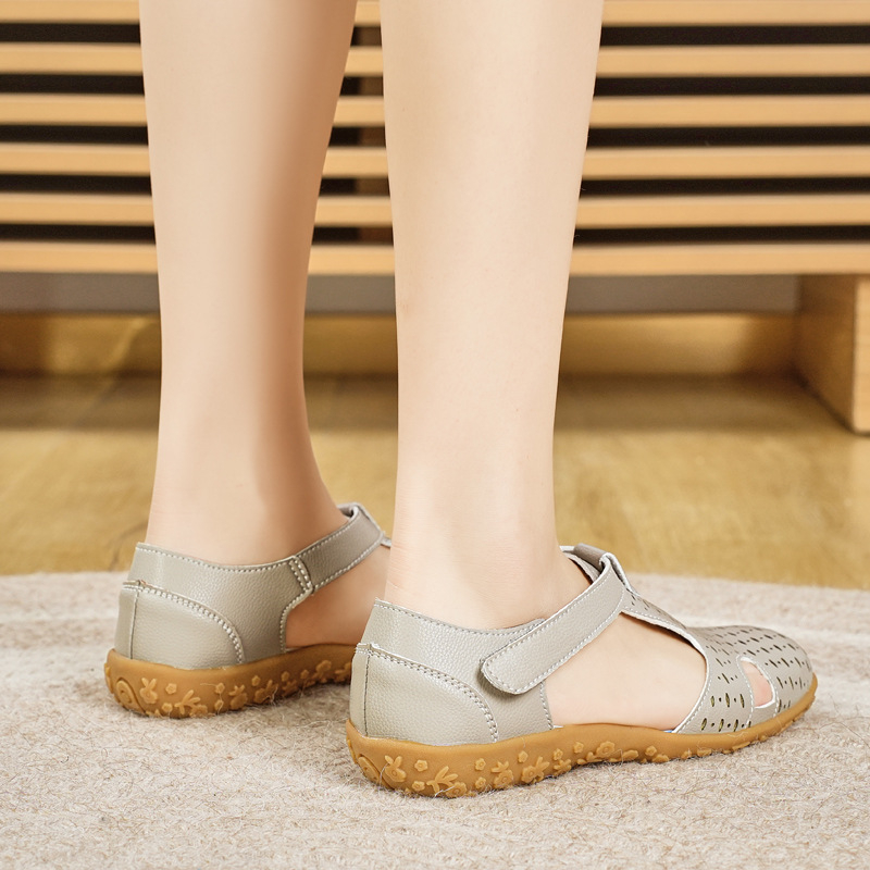 Sandalai su išpjovomis, dviejų sluoksnių odos viršus, TPR padas, Velcro užsegimas, apvalus pirštas