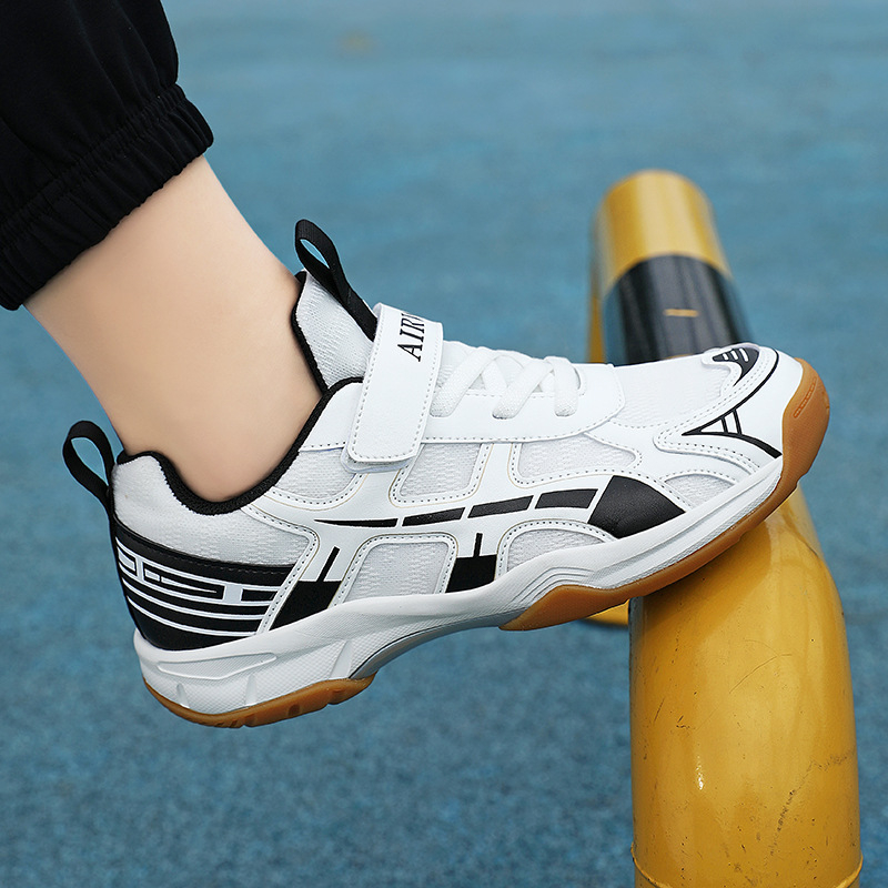 Detské badmintonové topánky s Velcro, priedušné, vršok z kombinácie syntetickej kože a sieťoviny, podrážka z prírodnej gumy