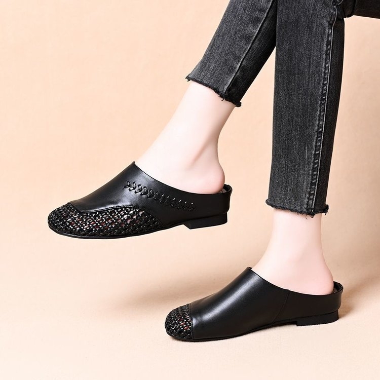 Sandalai su stora padu, tinklelio viršus, kvėpuojantys, su vienu dirželiu, uždari pirštai