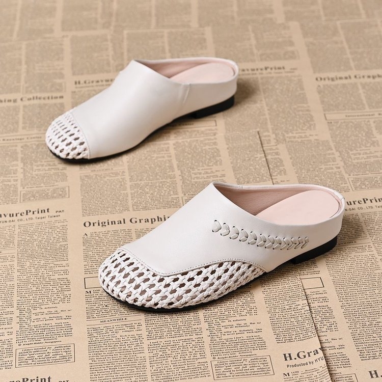 Sandalai su stora padu, tinklelio viršus, kvėpuojantys, su vienu dirželiu, uždari pirštai