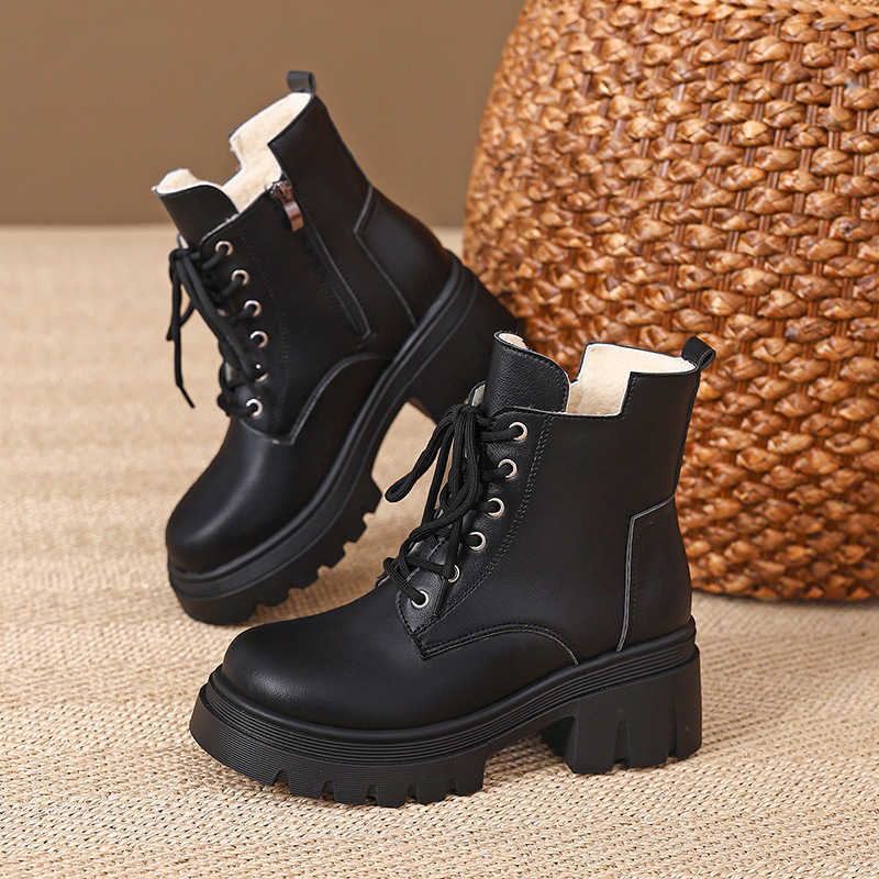 Martin csizmák PU felsőrésszel, gumírozott talppal, középtok 3-5 cm, fűzőzáras, hétköznapi stílus