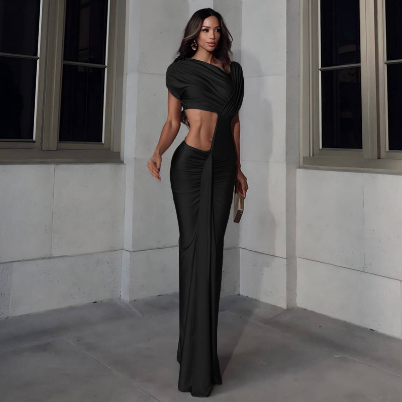 Ruha magas derekú, hosszú szoknya, rövid ujjú, ferde gallér, pulóver-stílus – egyszínű poliészter-elasztán anyag (90-95% poliészter, legfeljebb 30% elasztán)