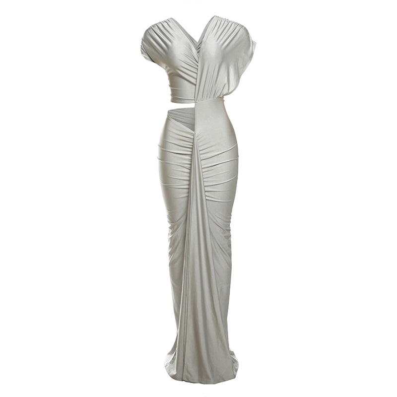 Ruha magas derekú, hosszú szoknya, rövid ujjú, ferde gallér, pulóver-stílus – egyszínű poliészter-elasztán anyag (90-95% poliészter, legfeljebb 30% elasztán)