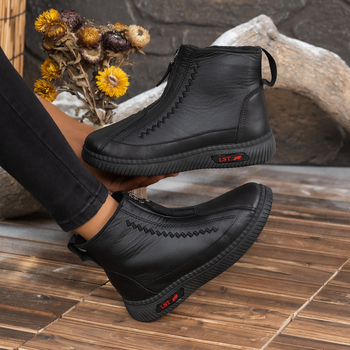 Téli női csizma műbőr felsőrésszel és műszőrmés béléssel, középmagas szár, előre cipzár, PVC talp