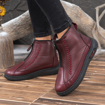 Téli női csizma műbőr felsőrésszel és műszőrmés béléssel, középmagas szár, előre cipzár, PVC talp