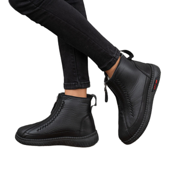 Téli női csizma műbőr felsőrésszel és műszőrmés béléssel, középmagas szár, előre cipzár, PVC talp